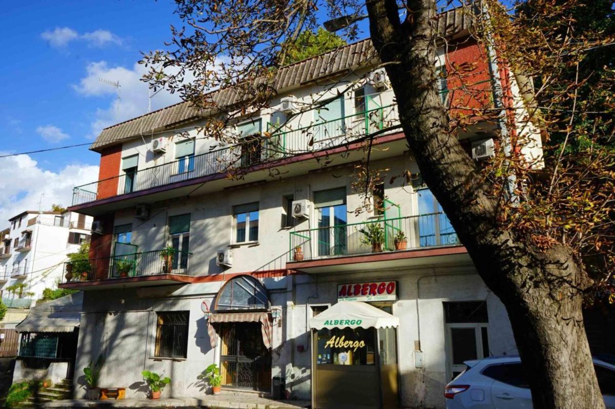 Albergo Da Peppino Poggio Mirteto Екстер'єр фото